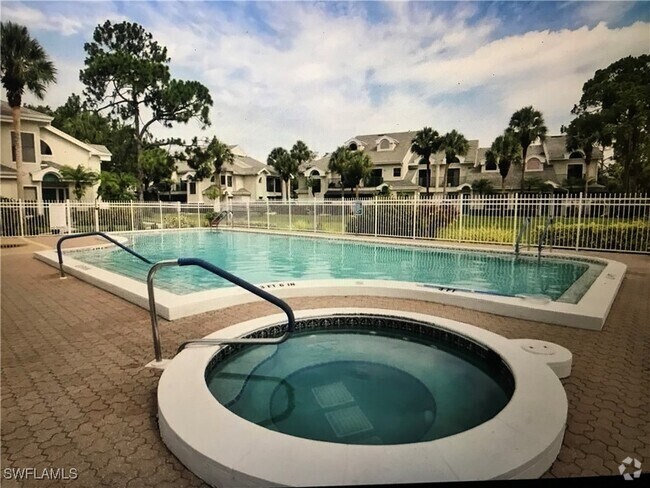 Building Photo - 79 Emerald Woods Dr Unit J10 Rental