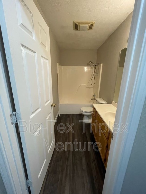 Photo - 269 N Pecan St