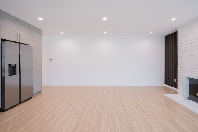 Photo - 1346 N Stanley Ave