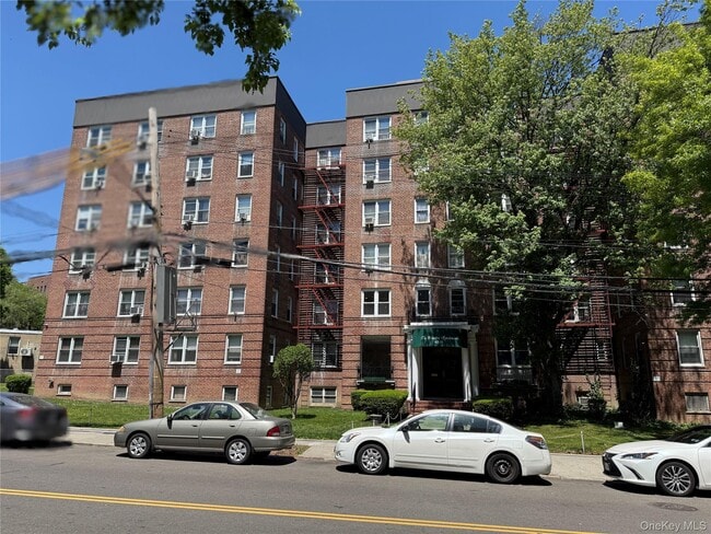 Building Photo - 142-35 84th Dr Unit 5K