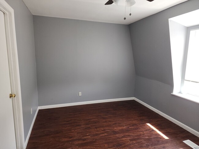 Photo - 3131-3133-3133 California Ave Unit 3131