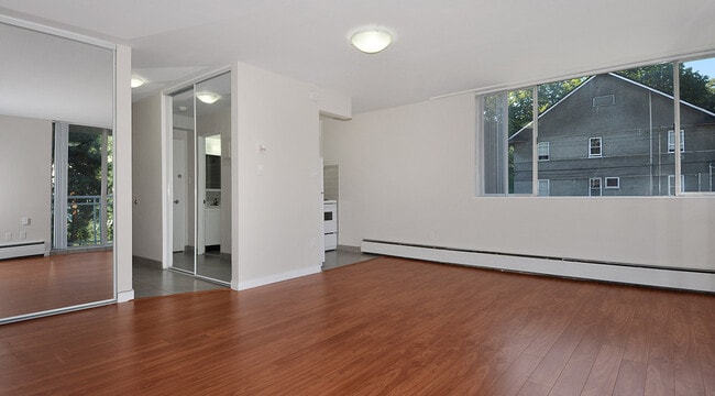 Photo - Hollyburn Court