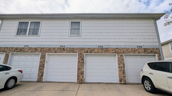 Photo - 336 Farmingdale Cir