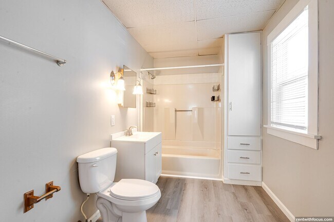 Photo - 745 Racine St Unit 745