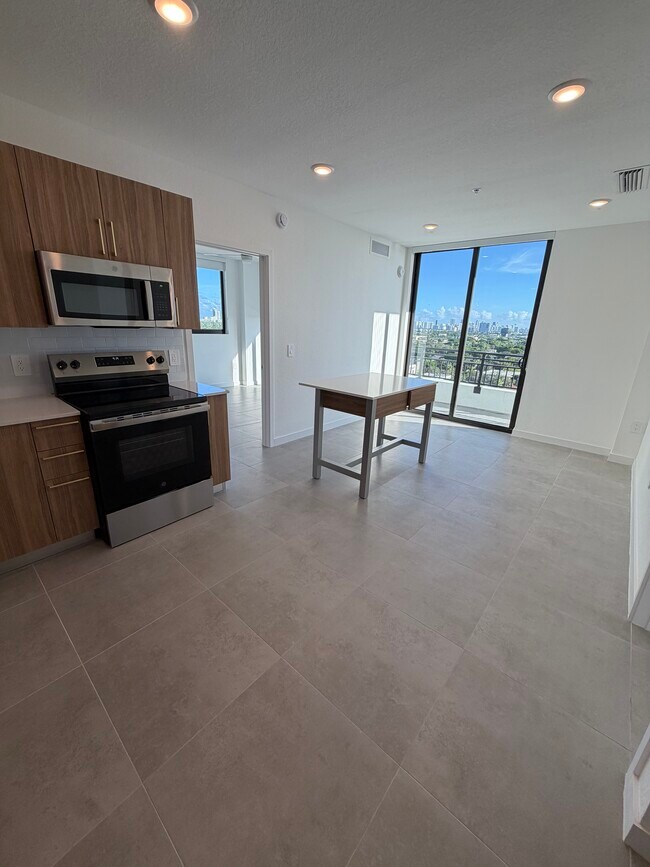 Photo - 1541 Van Buren St Unit B