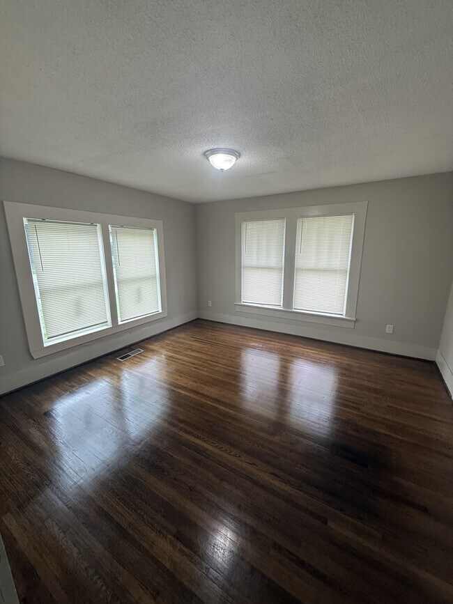 Photo - 1050 Jackson Blvd