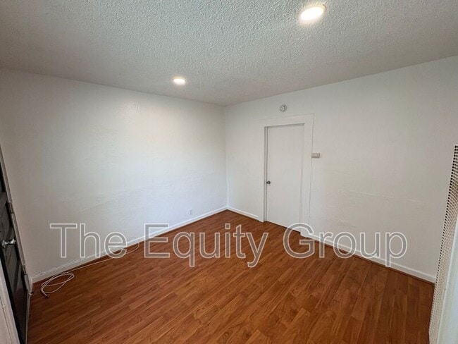 Photo - 337 N H St Unit 2