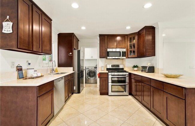 Photo - 16538 Lassen St