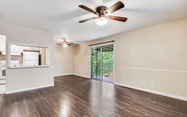 Building Photo - Charming 2 Bed 1 Bath Condo in Lafayette!
