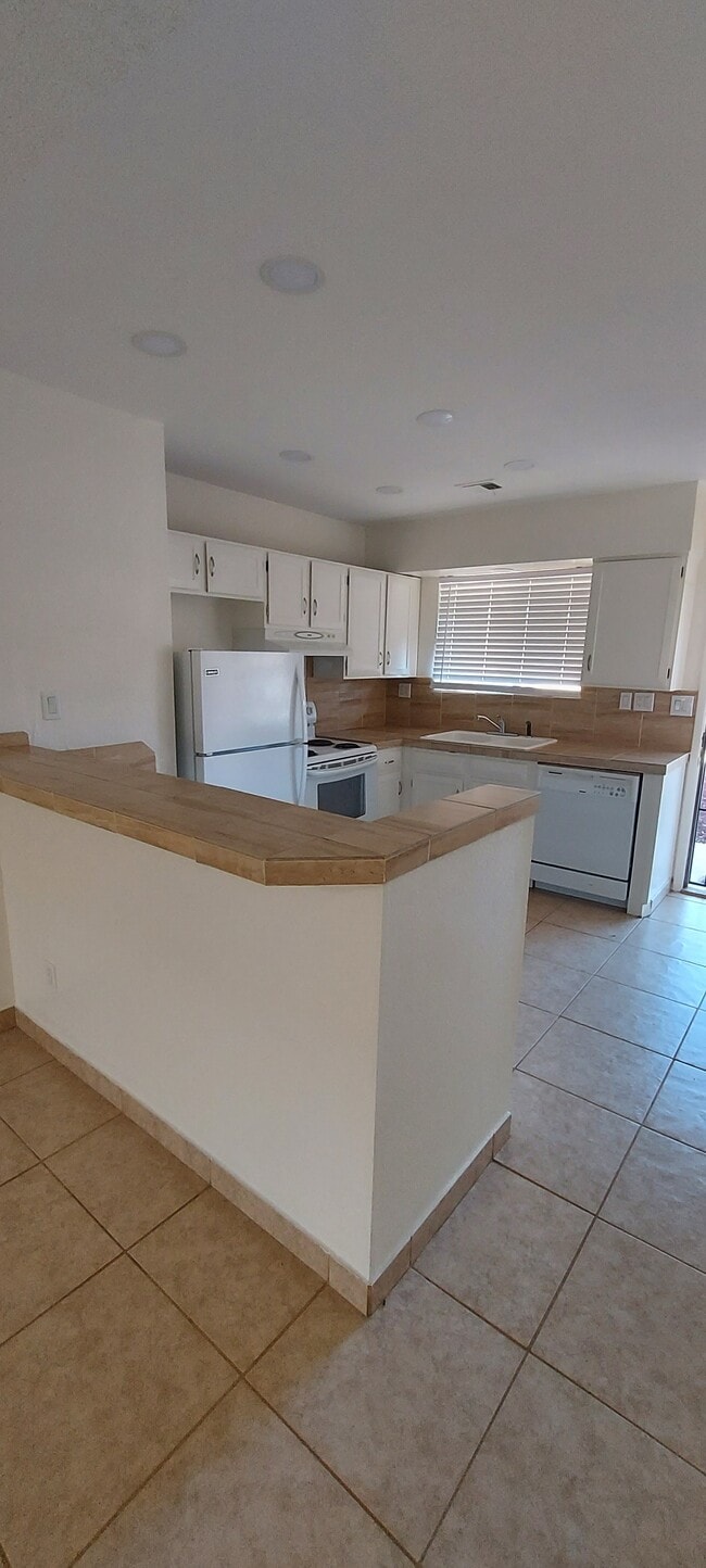 1602 Lindley Dr Unit Condo