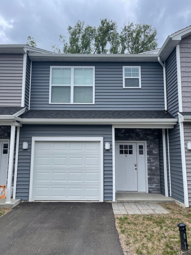 Photo - Marion Gardens Townhomes - New Baldwinsvil...