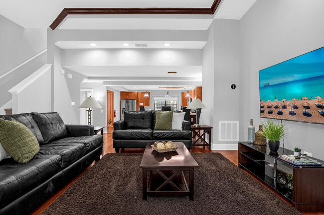 Building Photo - 14545 Damai Ln Rental