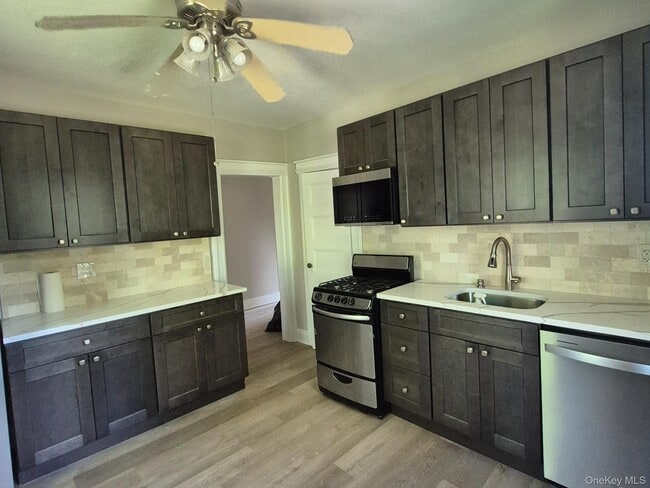 Photo - 2892 Stevens St