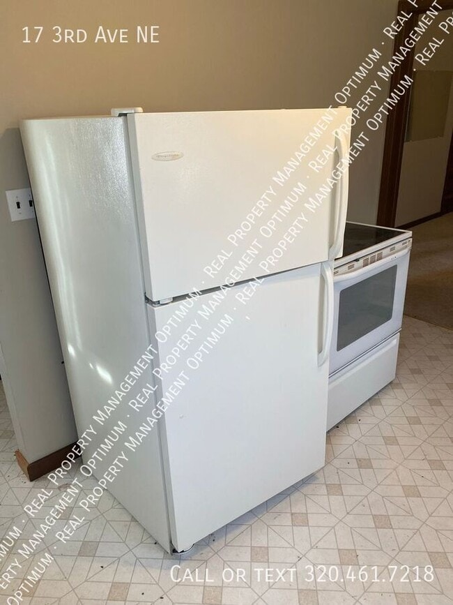 Photo - 17 3rd Ave NE