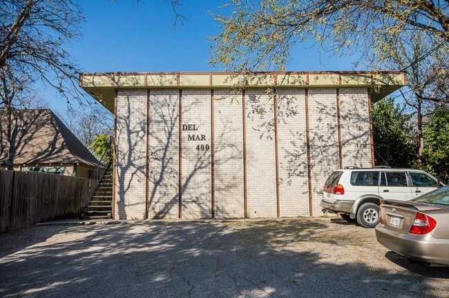Photo - 400 W 34th St Apartment Unit 206