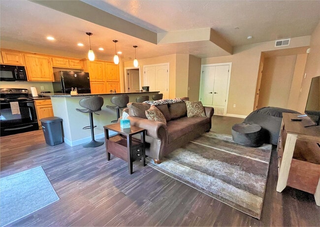 Photo - 606 W S Temple St Unidad ID1389259P