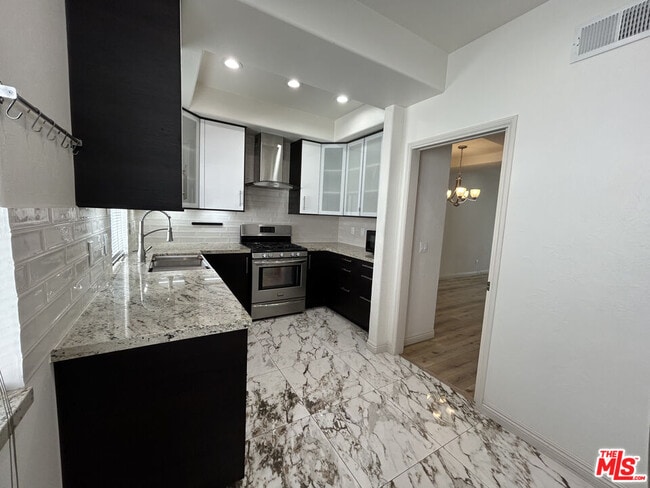 Photo - 5145 Yarmouth Ave Unidad 25