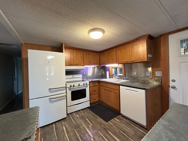 Photo - Updated 3 bedroom manufactured home
