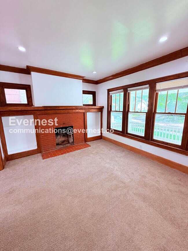 Photo - 4 Bed/2 Bath Home with Fenced Yard / Vouchers Accepted / Available Soon!