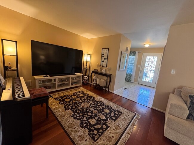 Photo - 1390 Mohr Cir