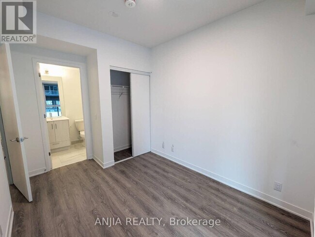 Photo - 180 Front St E Unité 1507