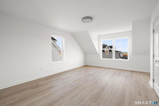 Photo - 29 Village Rd Unidad 4