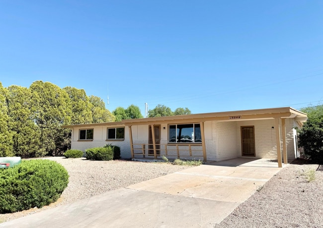 Building Photo - 4BR/2BA/2CP, 1698 sq.ft. rental in Sierra ...
