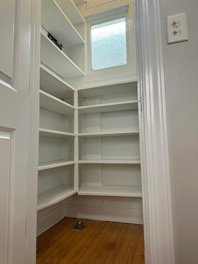 Photo - 121 W 1st St Unit Apt 5