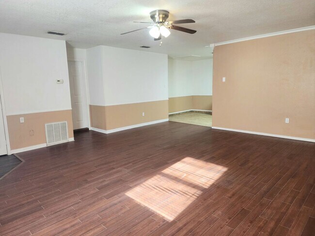 Photo - 504 S Avenue B