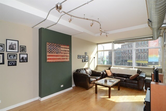 Photo - 1610 W Fullerton Ave Unit 201