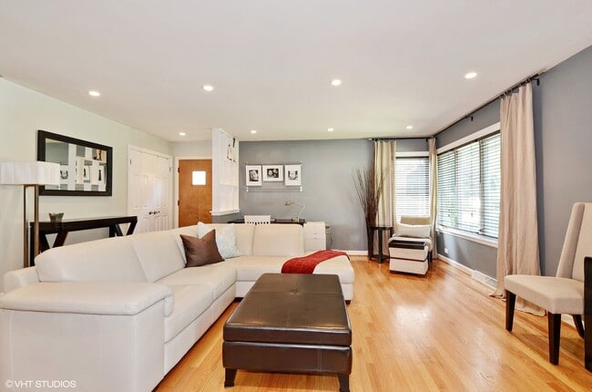 Photo - 8709 Kedvale Ave