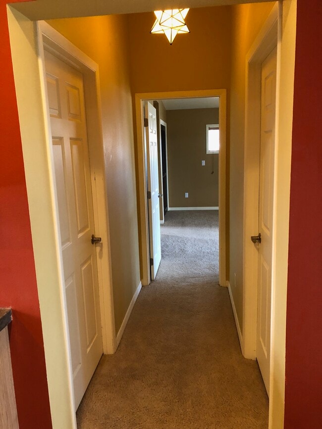 Photo - 310 SE Dilke St Unit B