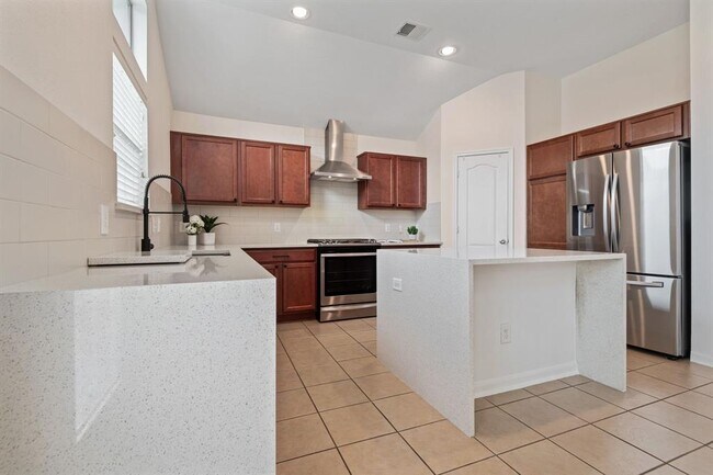 Building Photo - 16422 Sheffield Run Dr Rental