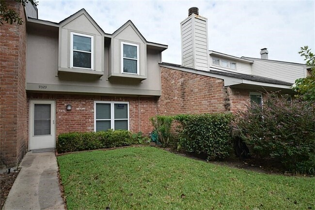 Photo - 9323 Westwood Village Dr Unidad 6
