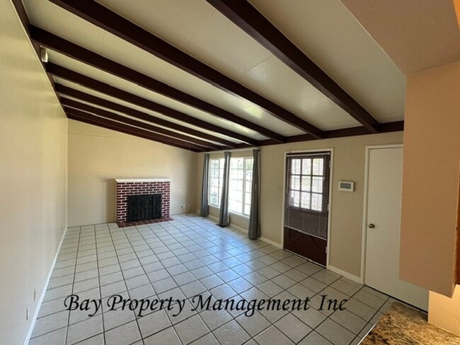 Photo - Lovely 3 bedroom 2 bath home with pets considered!