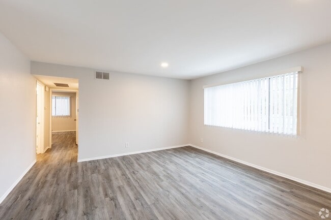 Photo - 6643 Haskell Avenue