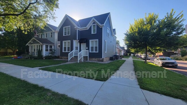 Photo - 730 N Broad St Casa