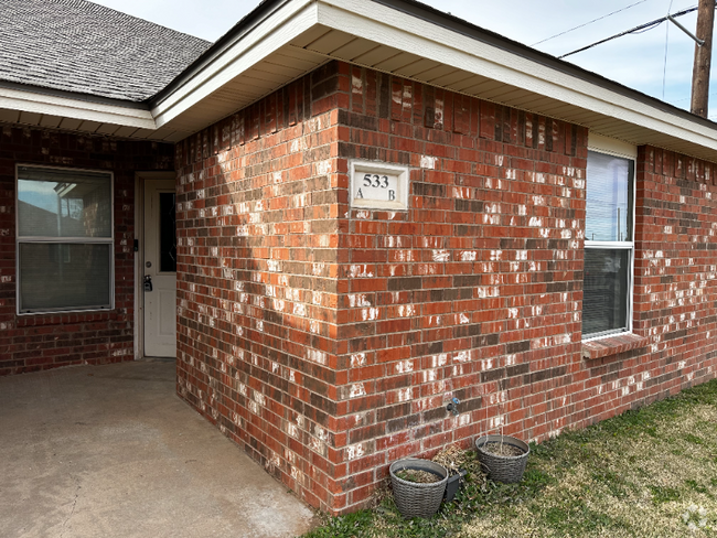 Building Photo - 533 N Clinton Ave Rental