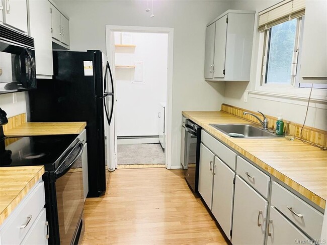 Photo - 219 Springmeadow Dr Unit J