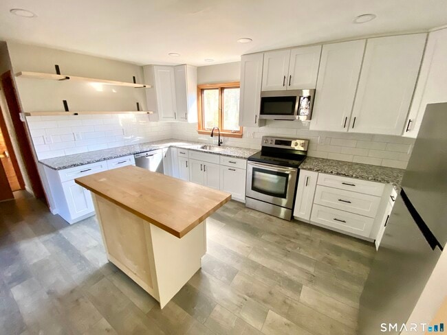 Photo - 1 Burlington Rd