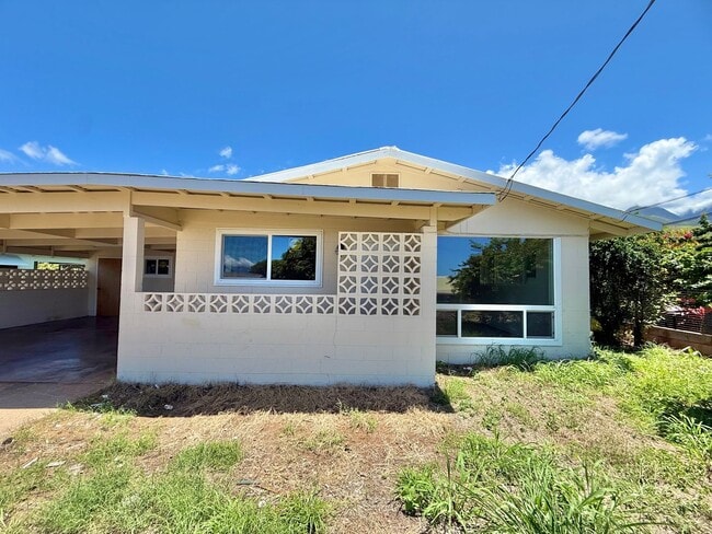 Photo - Newly Renovated 4 Bedroom / 2 Bathroom Home for Rent in Lahaina!