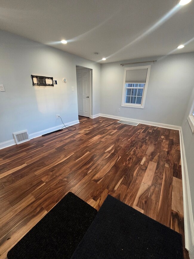 Photo - 4338 Coleridge St