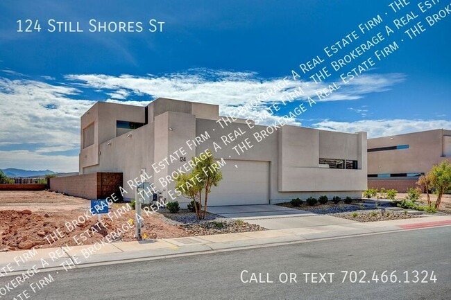 Photo - 124 Still Shrs St