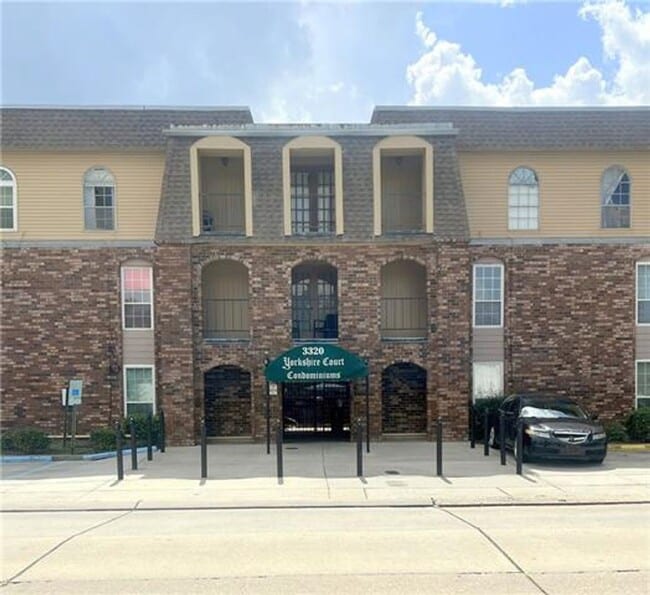 Building Photo - 3320 N Arnoult Rd Rental