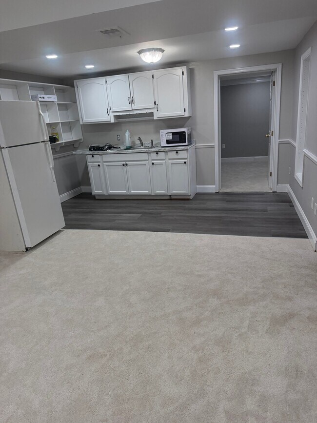 4812 Kentbury Ct