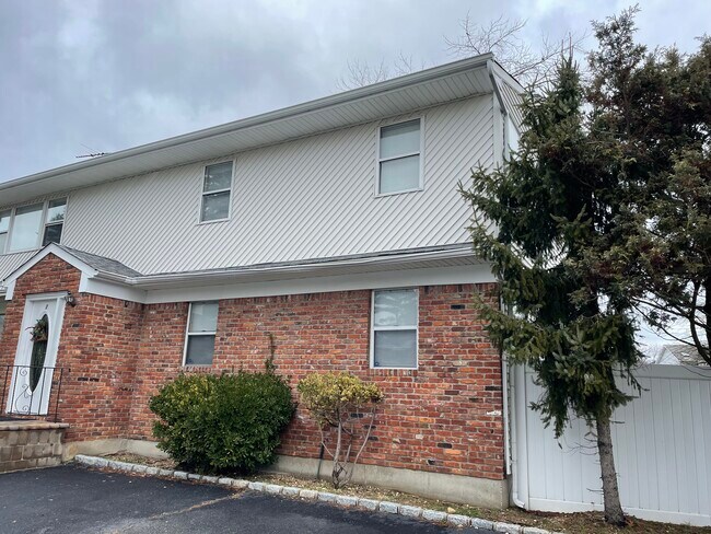 Photo - 1 Tredwell Ct Unit Bsmnt