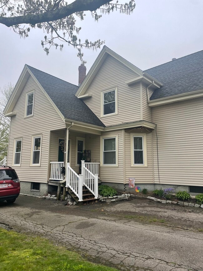 Building Photo - 74 Forest St Unit 74 Forest Street  #1