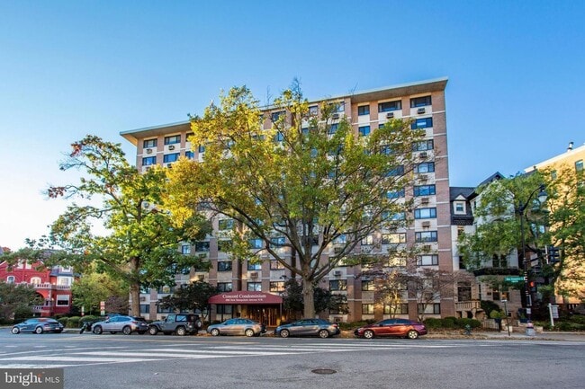 Building Photo - Dupont Circle One Bedroom W/Off Street Par... Rental