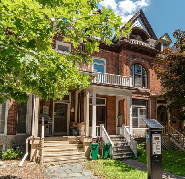 Building Photo - 5-235 Johnson St Unit 5