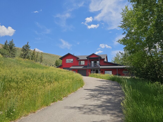 Photo - 6748 Henrys Rd